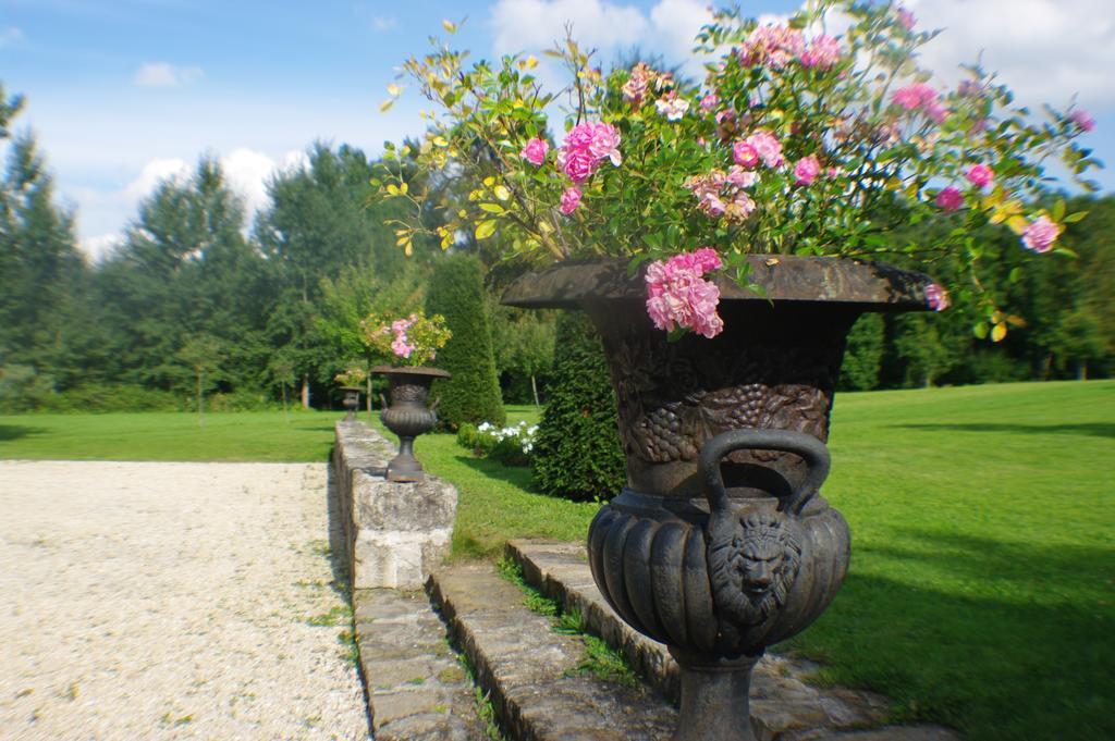 Chateau De Pommeuse Exteriör bild